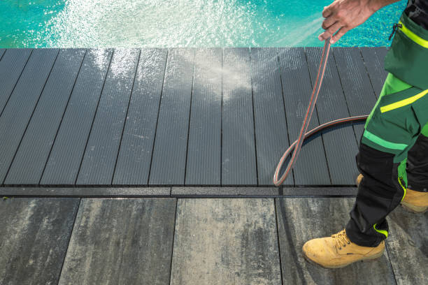 Best Deck Pressure Washing  in Louisiana, MO